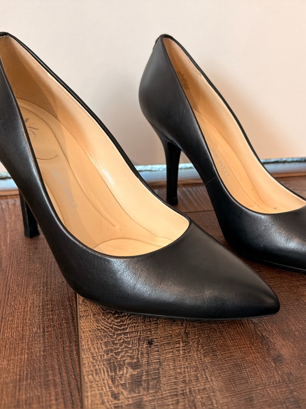 Nine West Black Leather Pointed-Toe Stiletto Pumps